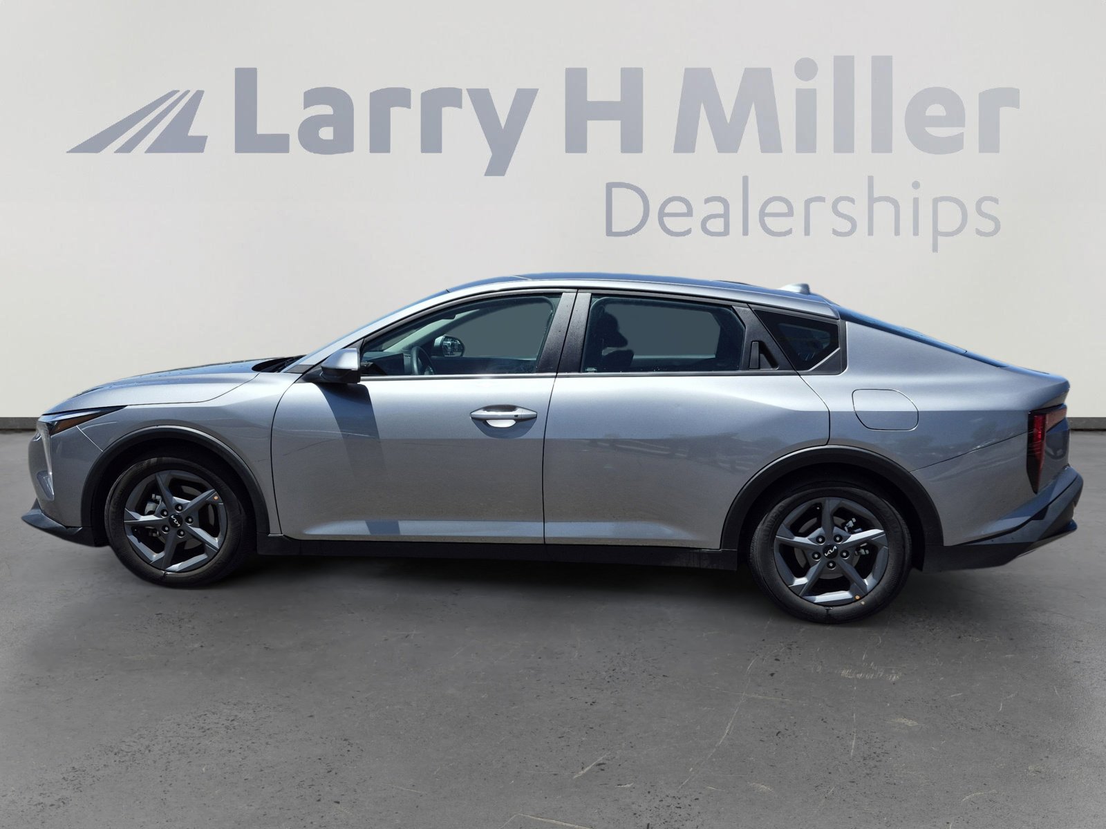 Used 2025 Kia K4 FWD image 2