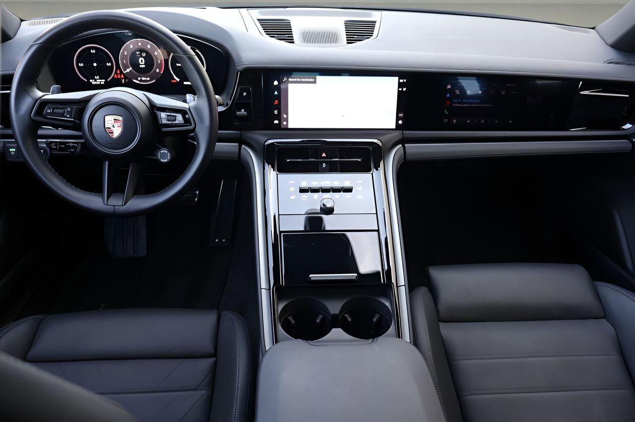 Used 2024 Porsche Panamera 4 image 14