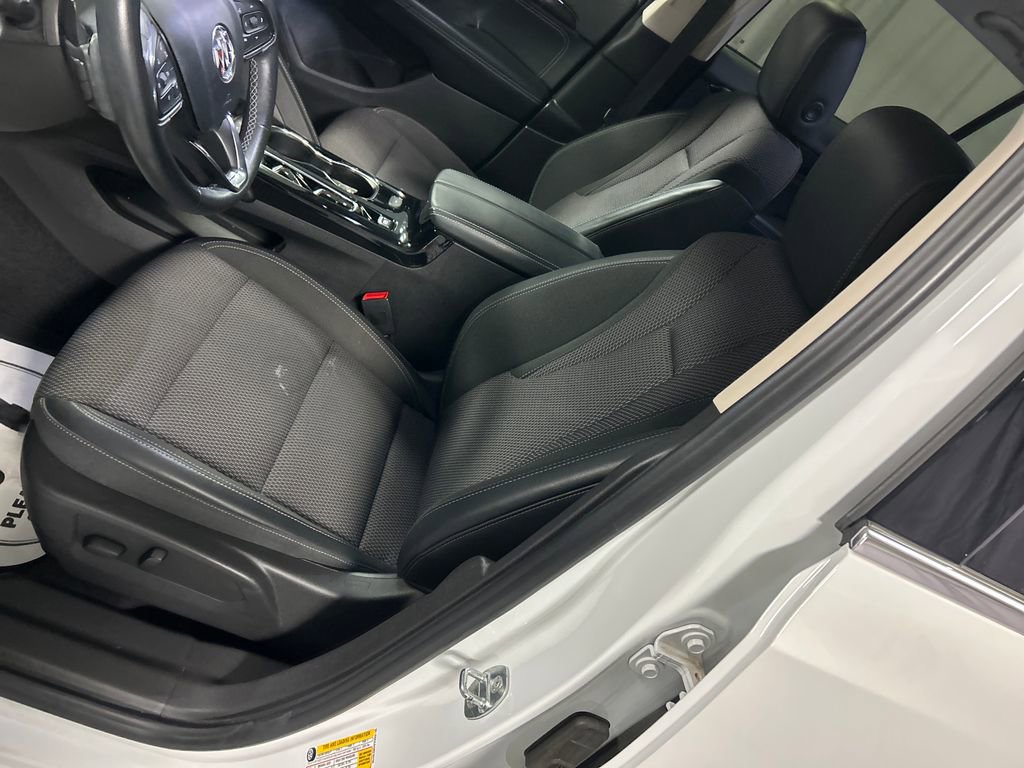 Used 2022 Buick Envision Preferred image 12