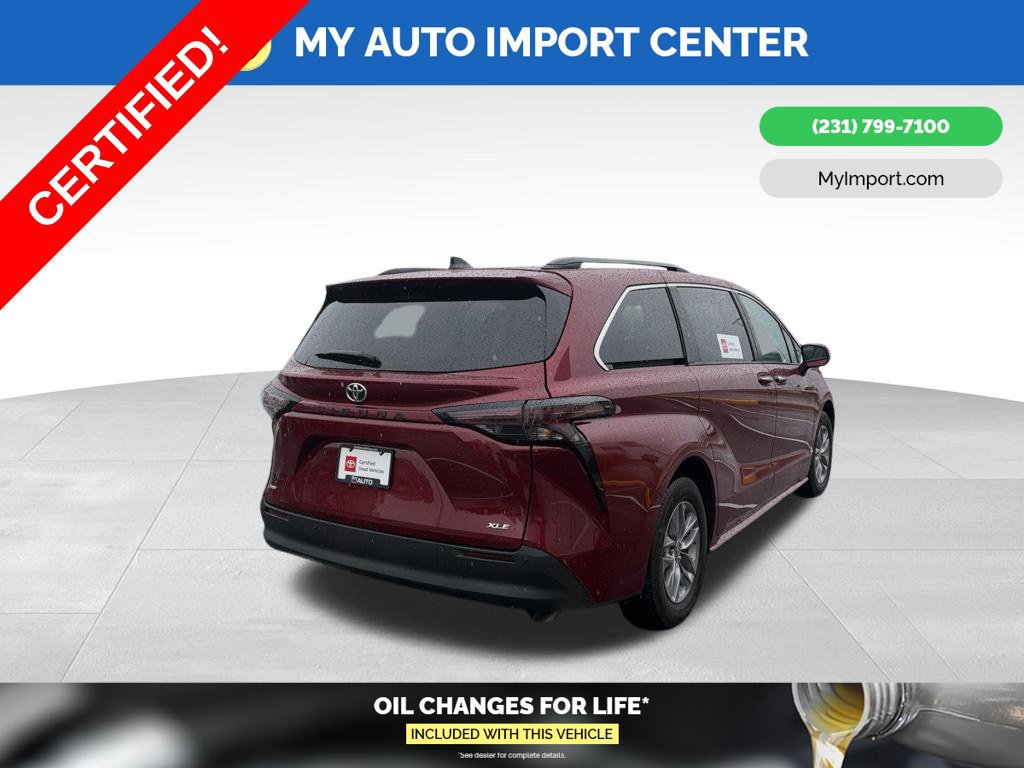 Certified 2026 Toyota Sienna XLE FWD image 7