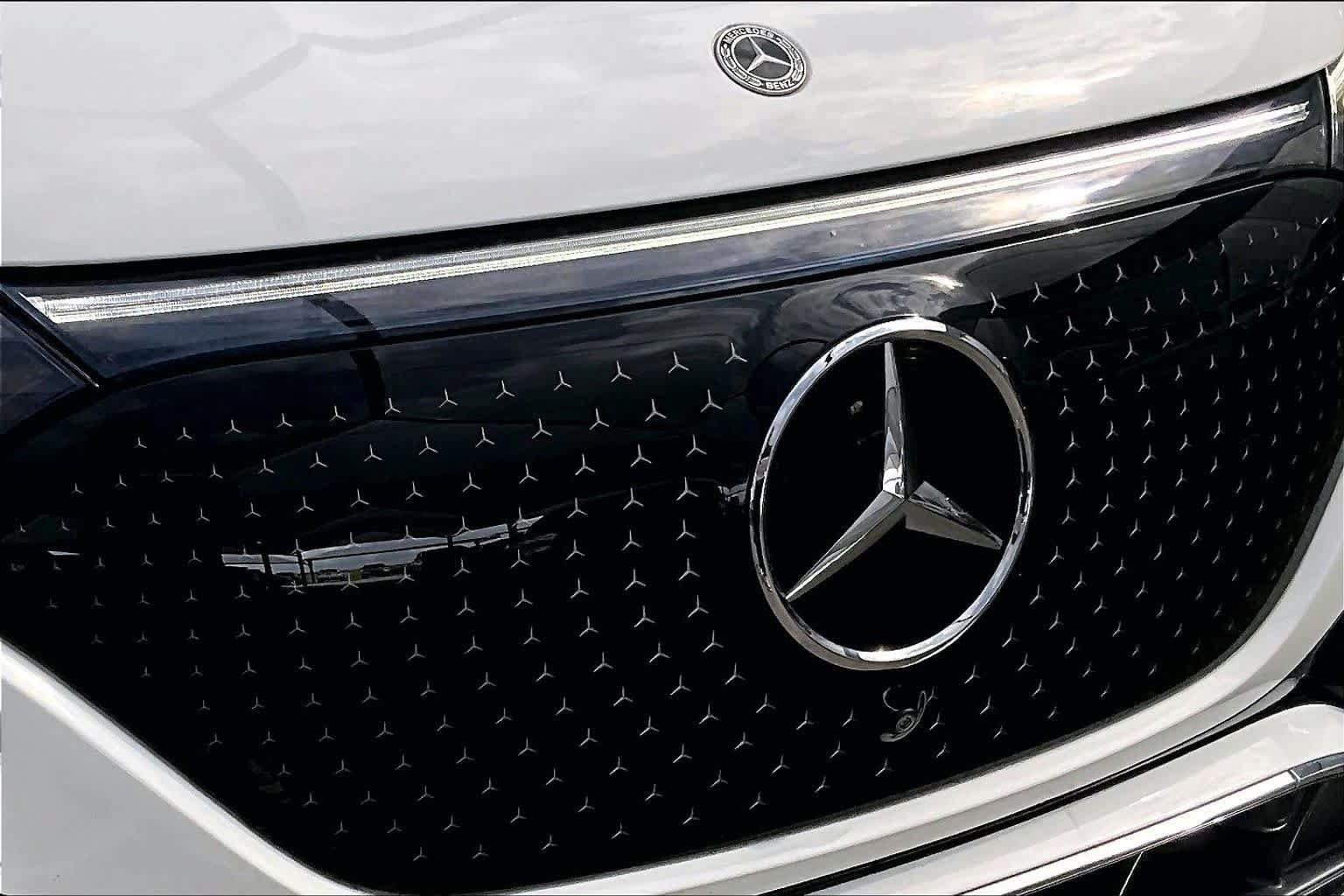 Certified 2023 Mercedes-Benz EQE 350+ 4MATIC SUV w/ Pinnacle Trim Package image 29