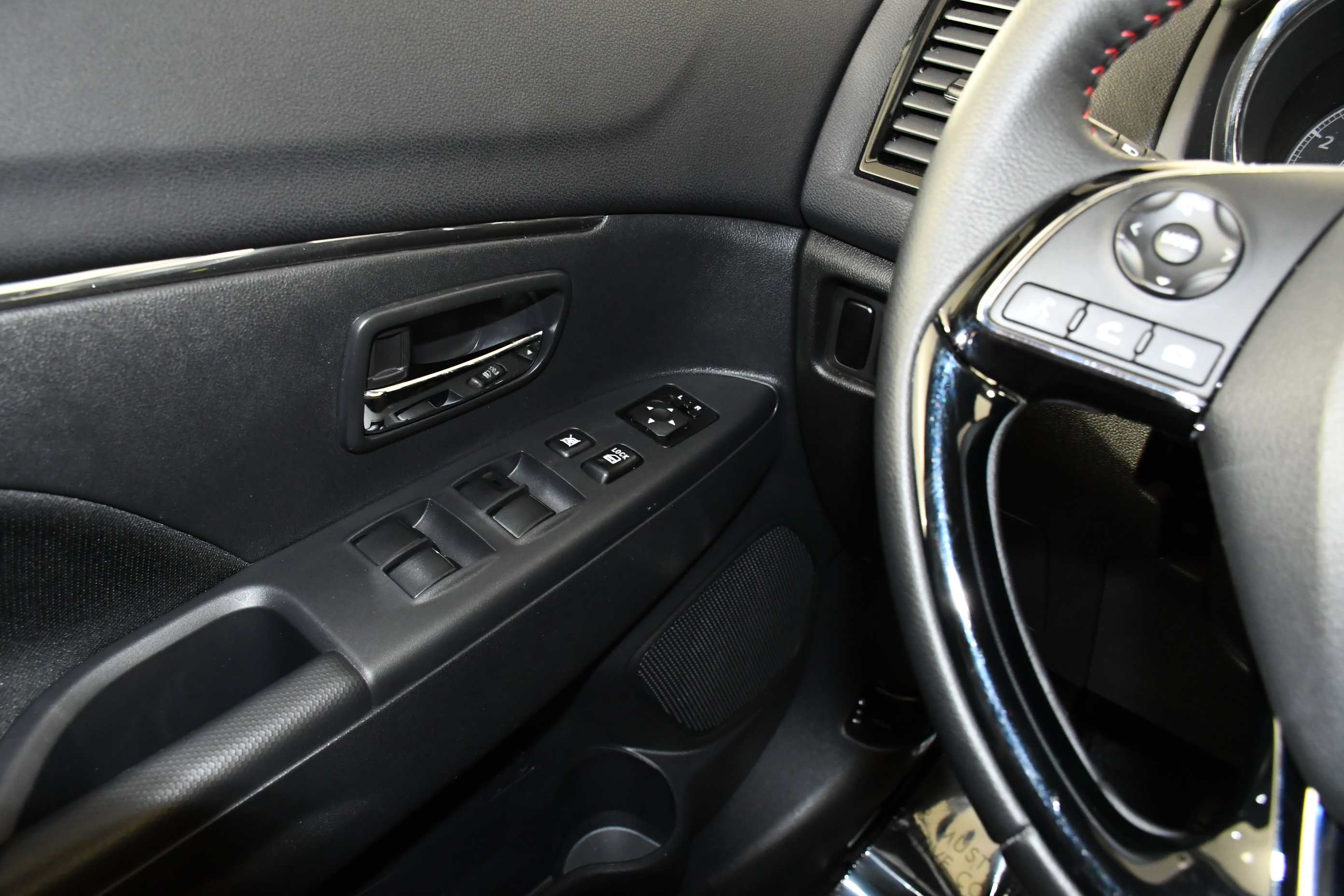 Used 2024 Mitsubishi Outlander Sport LE image 33