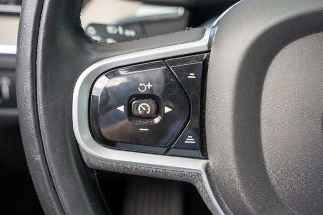 Used 2022 Volvo XC60 B5 Inscription w/ Advanced Package AWD/4WD image 21