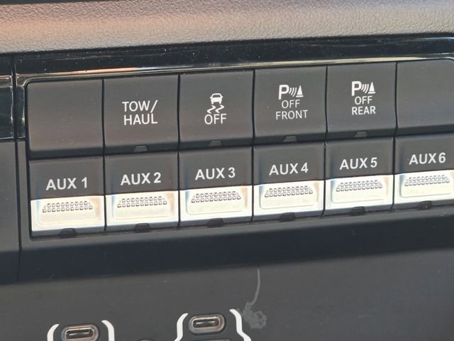 Used 2022 RAM 2500 Big Horn w/ Night Edition image 13