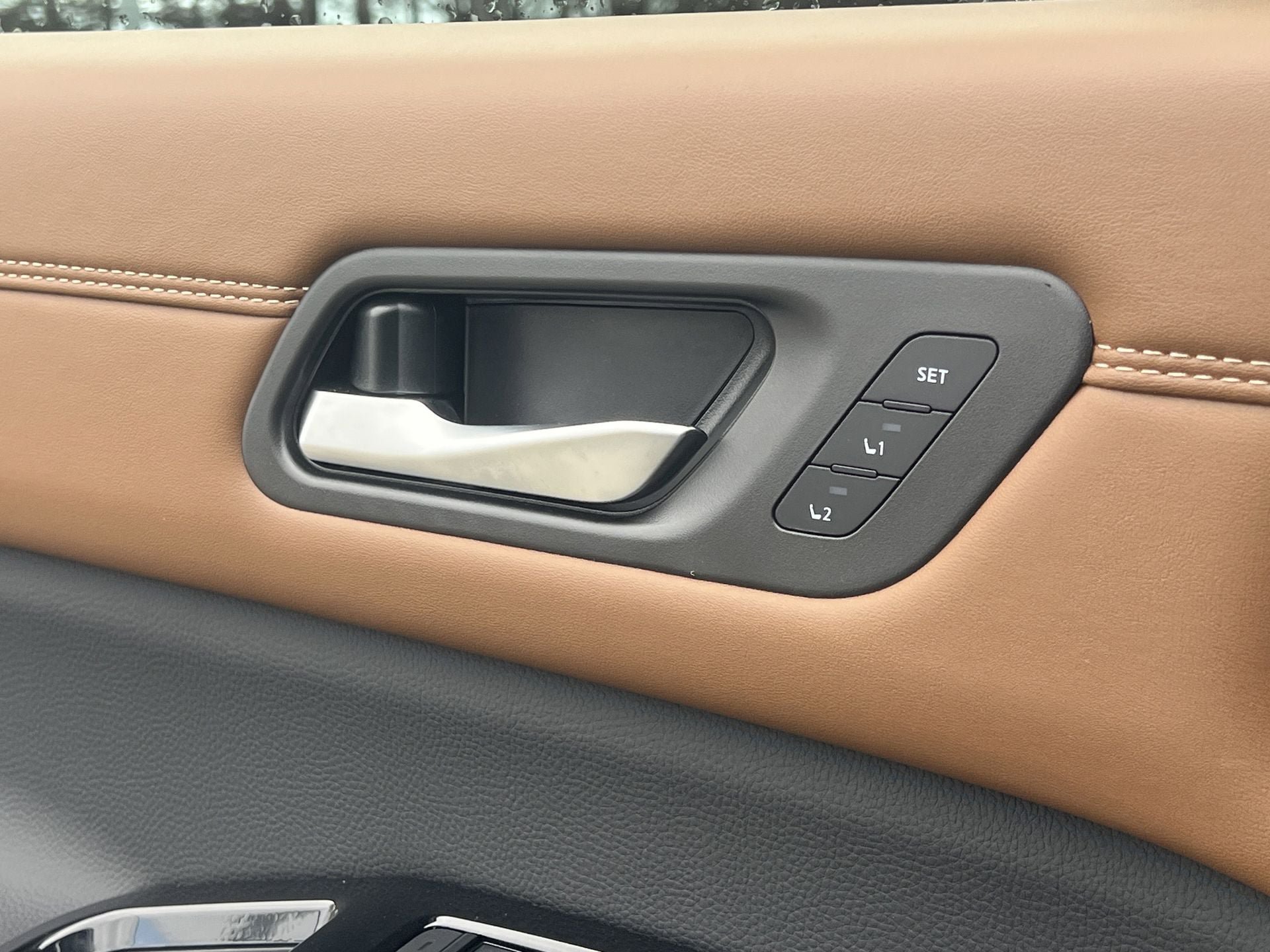 New 2026 Nissan Pathfinder Platinum FWD image 16