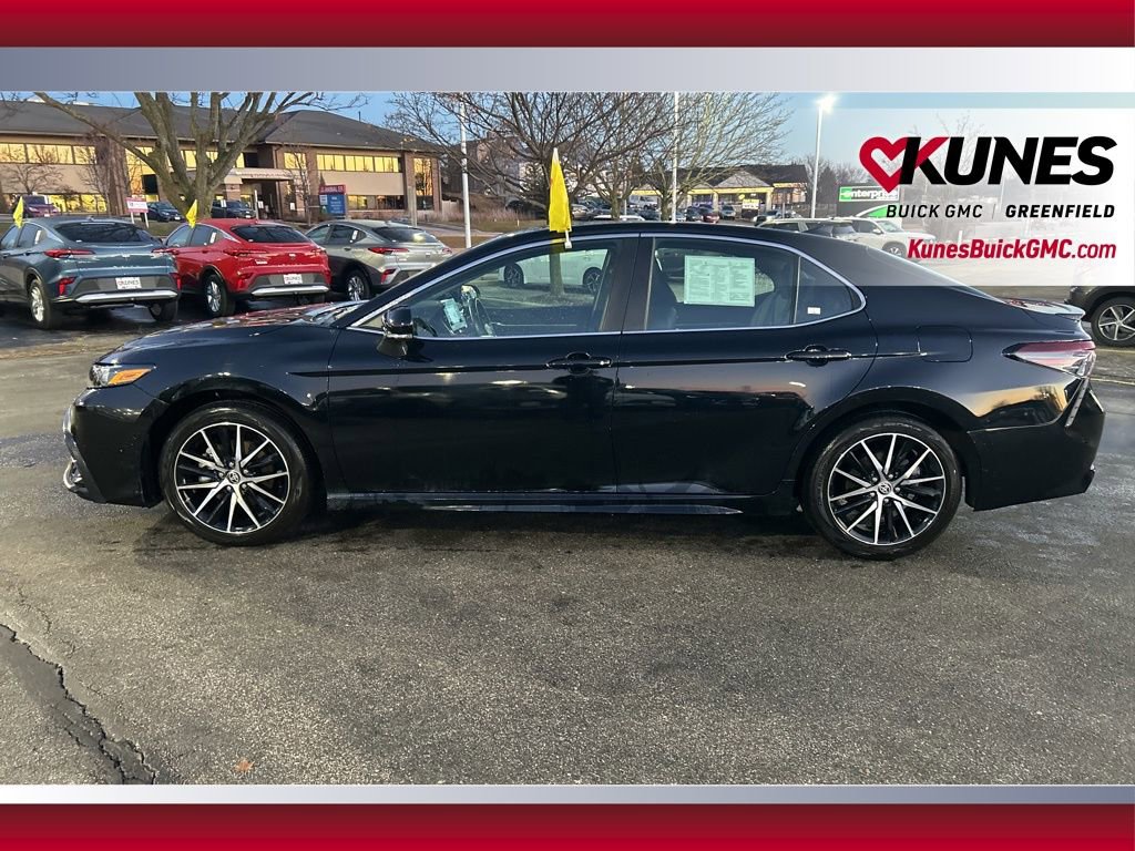 Used 2024 Toyota Camry SE image 10