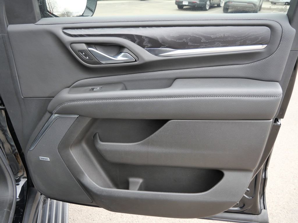 Used 2022 GMC Yukon Denali w/ Denali Premium Package image 16