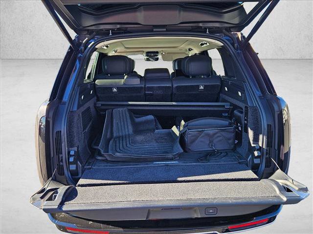 Used 2025 Land Rover Range Rover Long Wheelbase Autobiography image 6