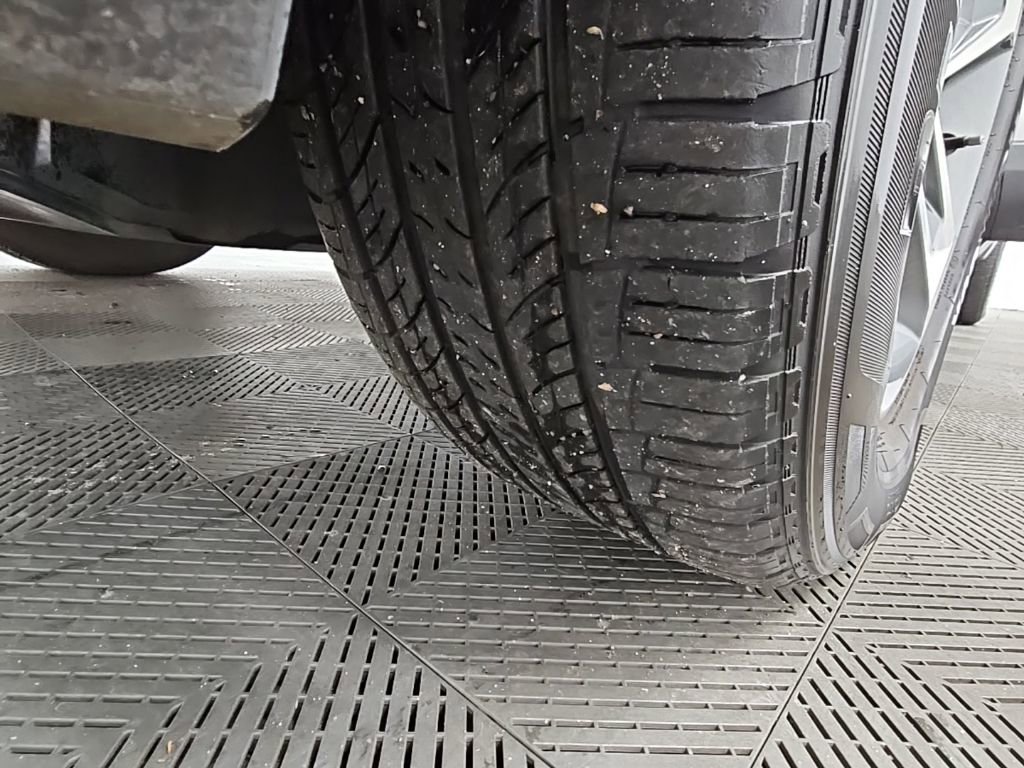 Used 2025 Honda Pilot EX-L image 46