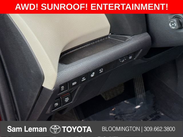 Used 2025 Toyota Sienna Platinum image 10