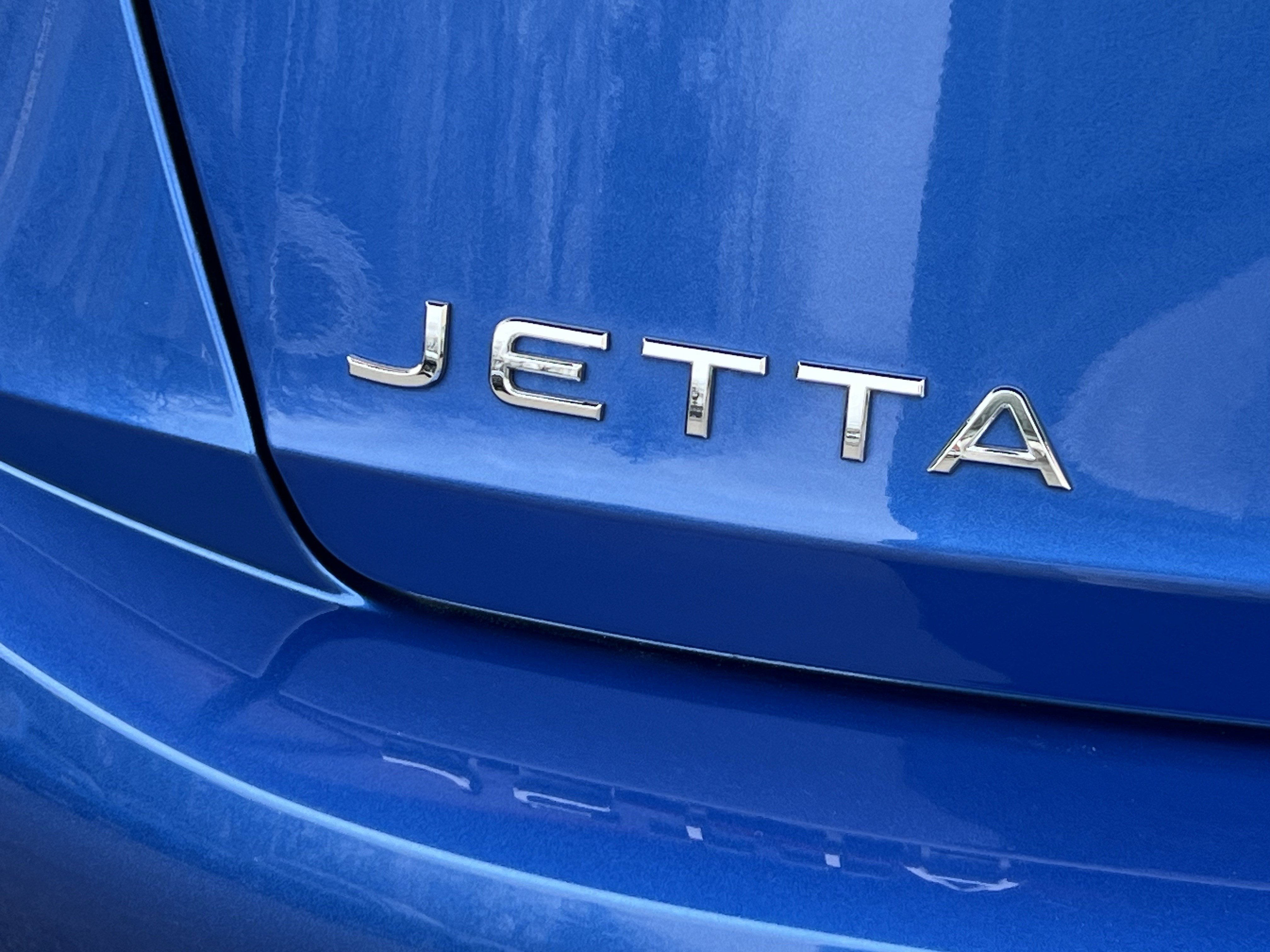 Used 2024 Volkswagen Jetta SE w/ Panoramic Sunroof Package image 25