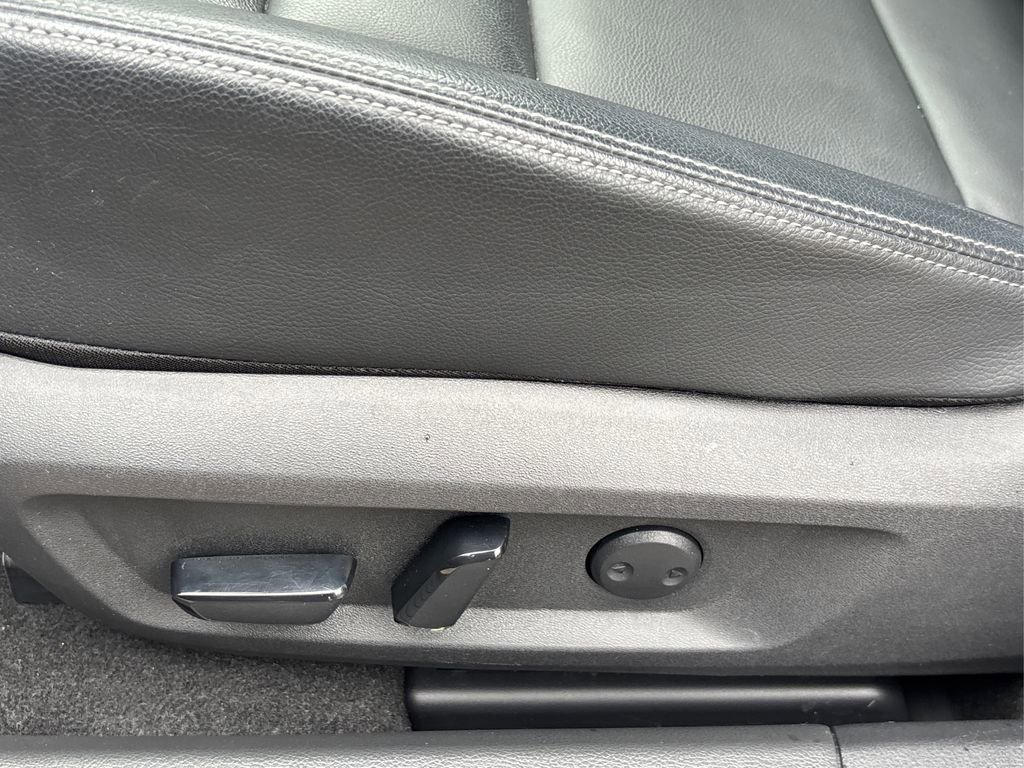 Used 2023 Nissan Rogue SL w/ SL Premium Package image 38