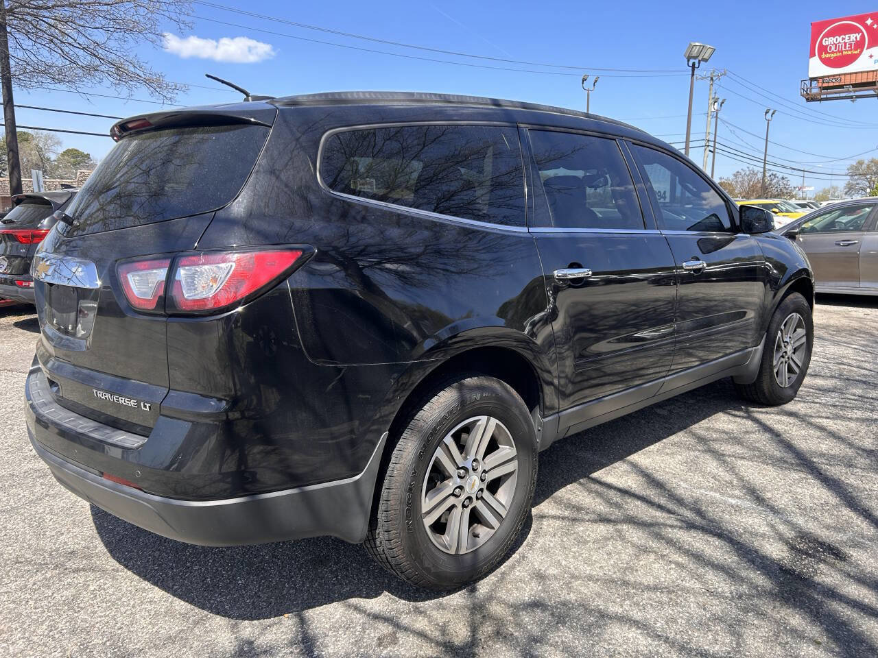 Used 2016 Chevrolet Traverse LT image 5