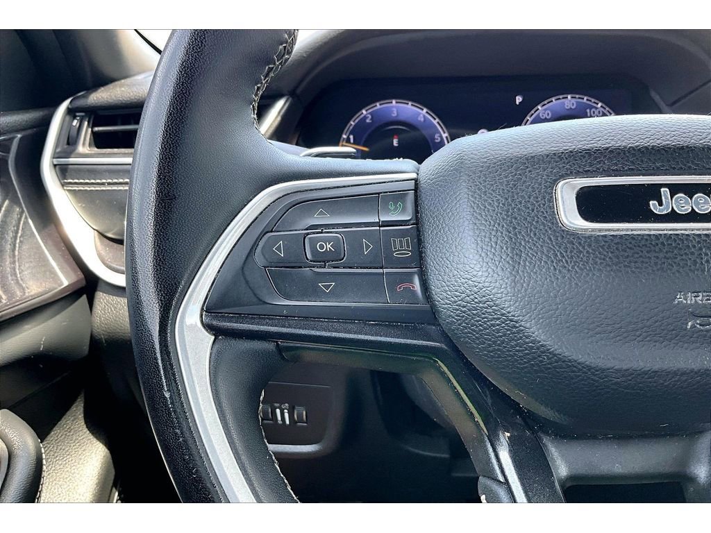 Used 2023 Jeep Grand Cherokee Altitude AWD/4WD image 26