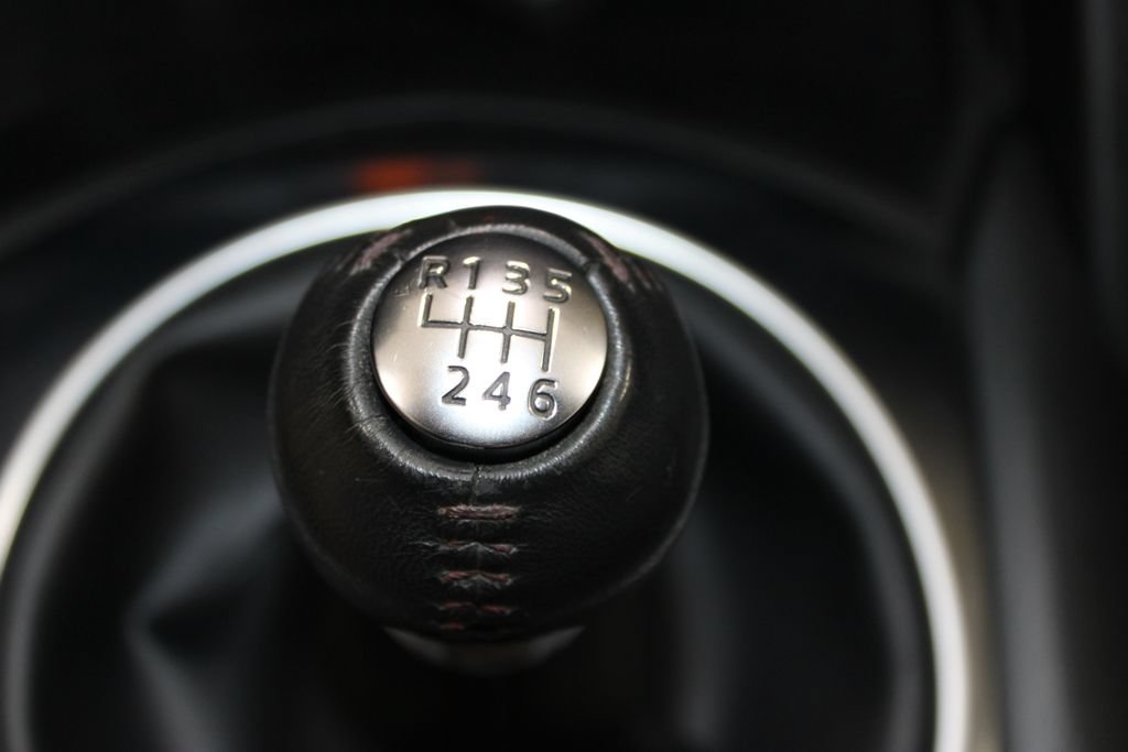 Used 2016 MAZDA MX-5 Miata Club RWD image 32