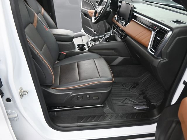 Used 2024 GMC Canyon AT4 w/ AT4 Premium Package image 21