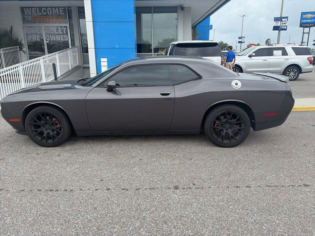 Used 2018 Dodge Challenger SXT RWD image 9