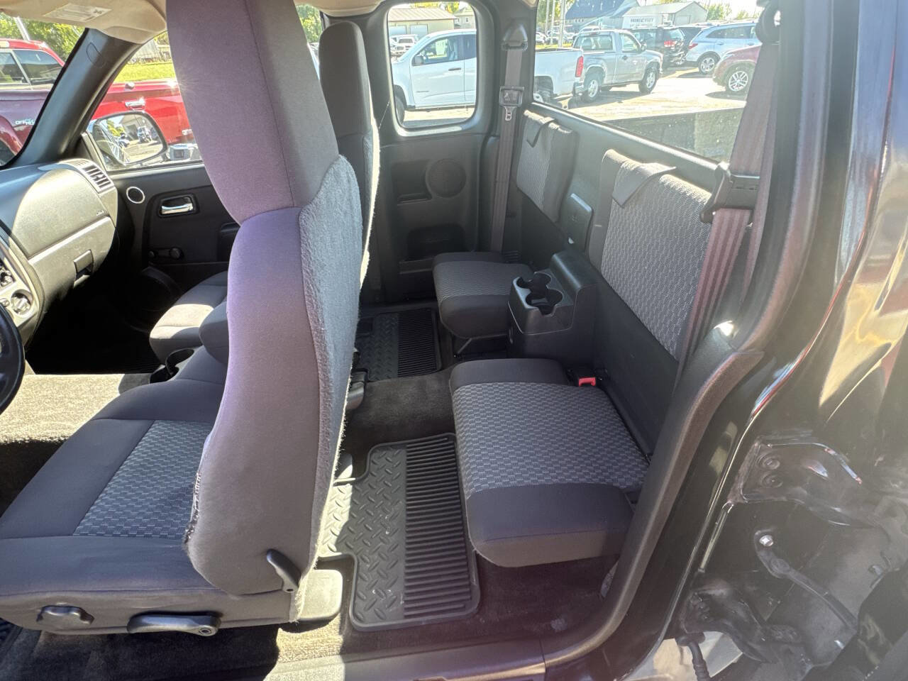 Used 2011 Chevrolet Colorado W/T image 32