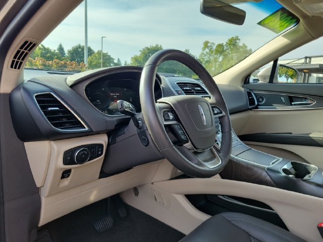 Used 2020 Lincoln Nautilus Reserve AWD/4WD image 6