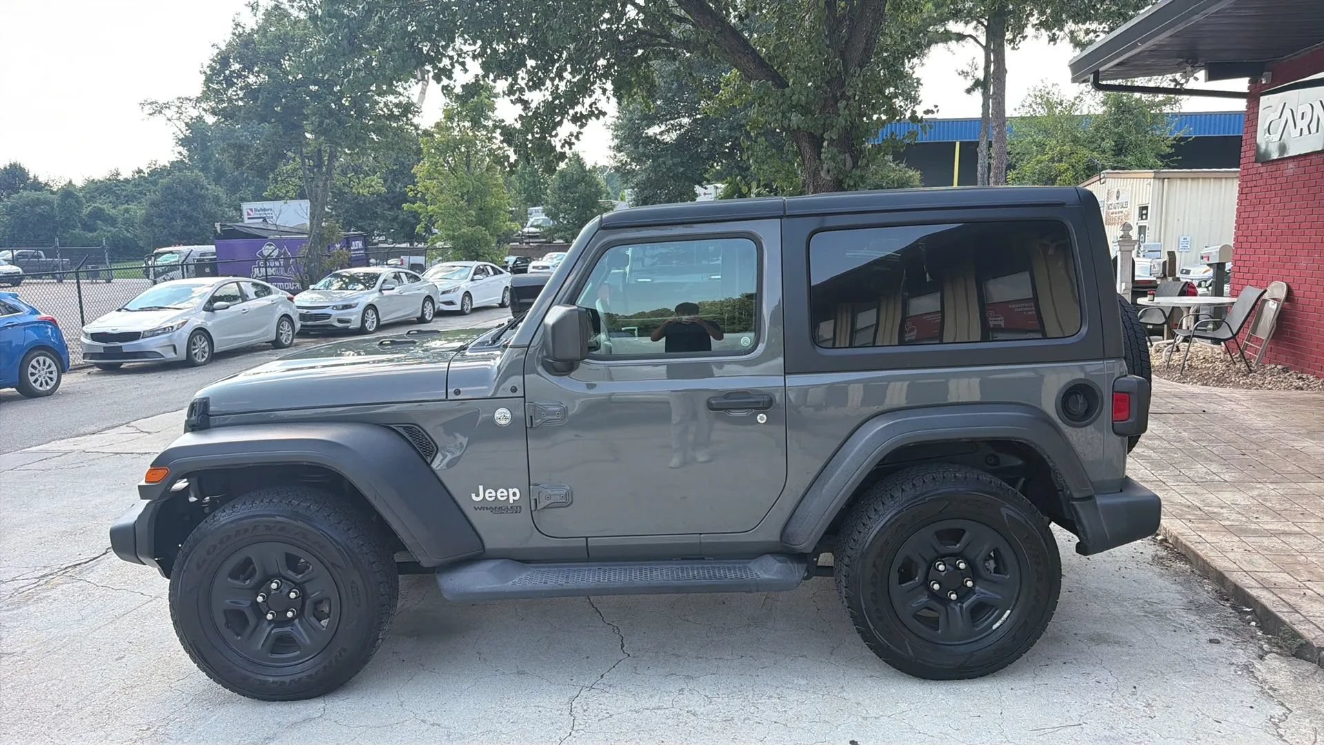Used 2020 Jeep Wrangler Sport AWD/4WD image 2