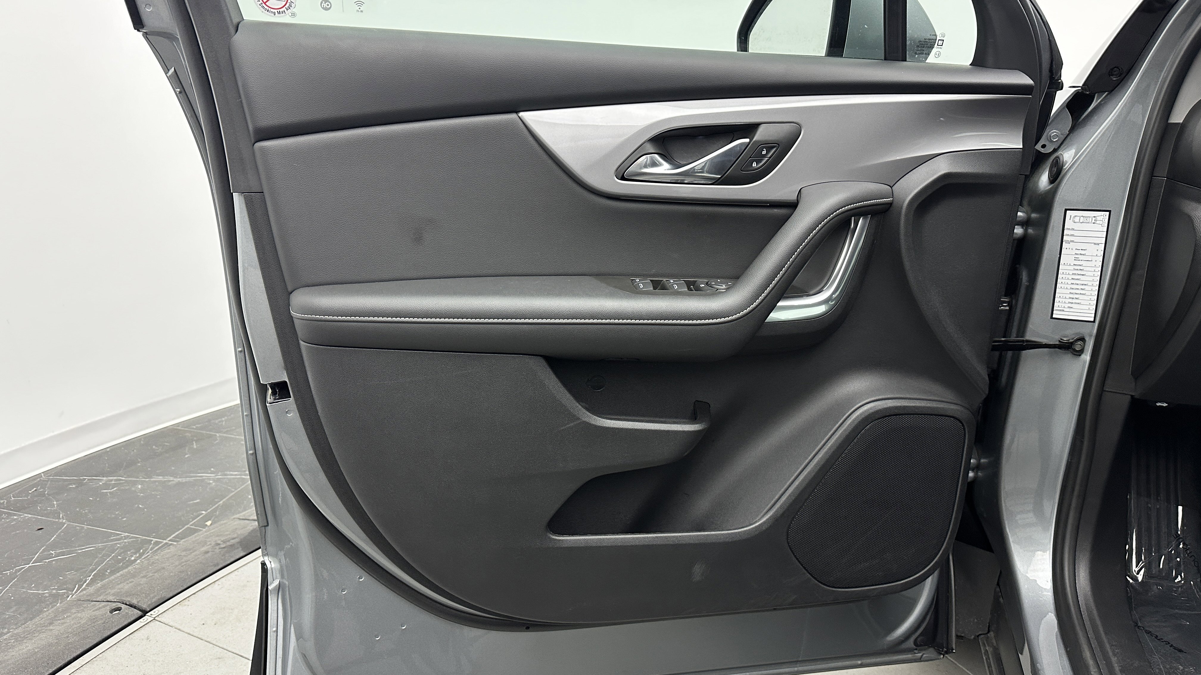 Used 2025 Chevrolet Blazer LT image 11