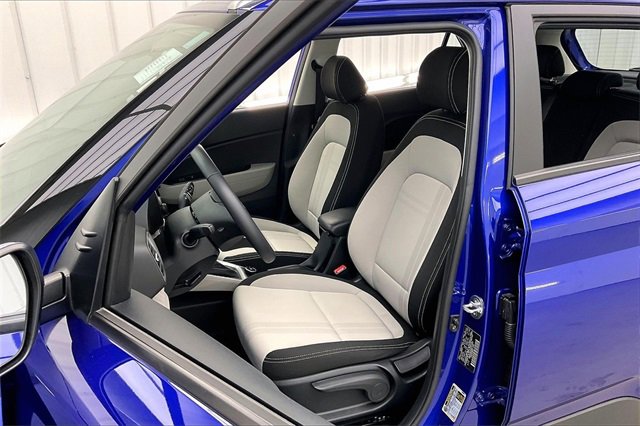 Used 2024 Hyundai Venue SEL image 8