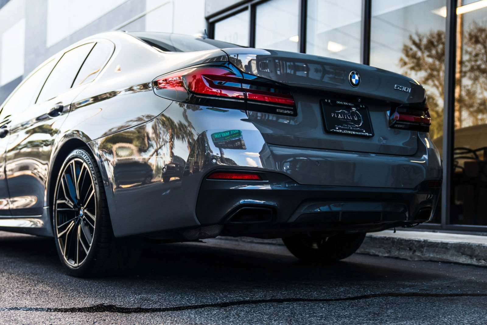 Used 2021 BMW 530i w/ M Sport Package RWD image 11