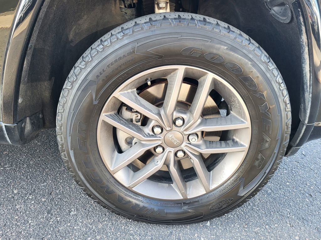 Used 2017 Jeep Grand Cherokee Limited 75th Anniversary image 22