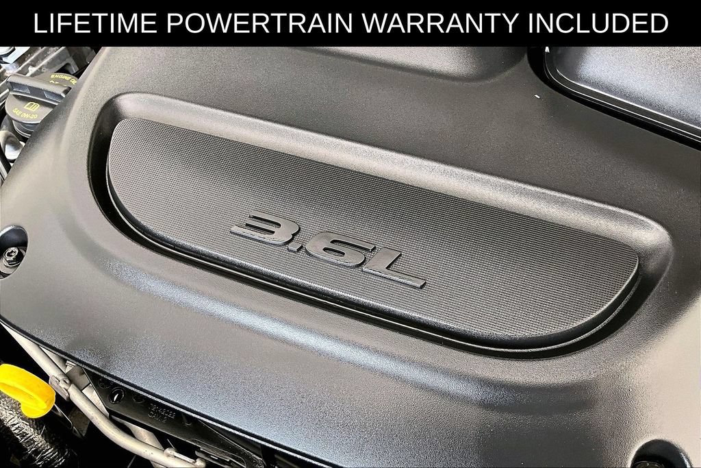 Used 2024 Chrysler Pacifica Touring-L FWD image 43
