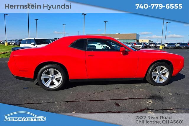 Used 2023 Dodge Challenger SXT RWD image 32