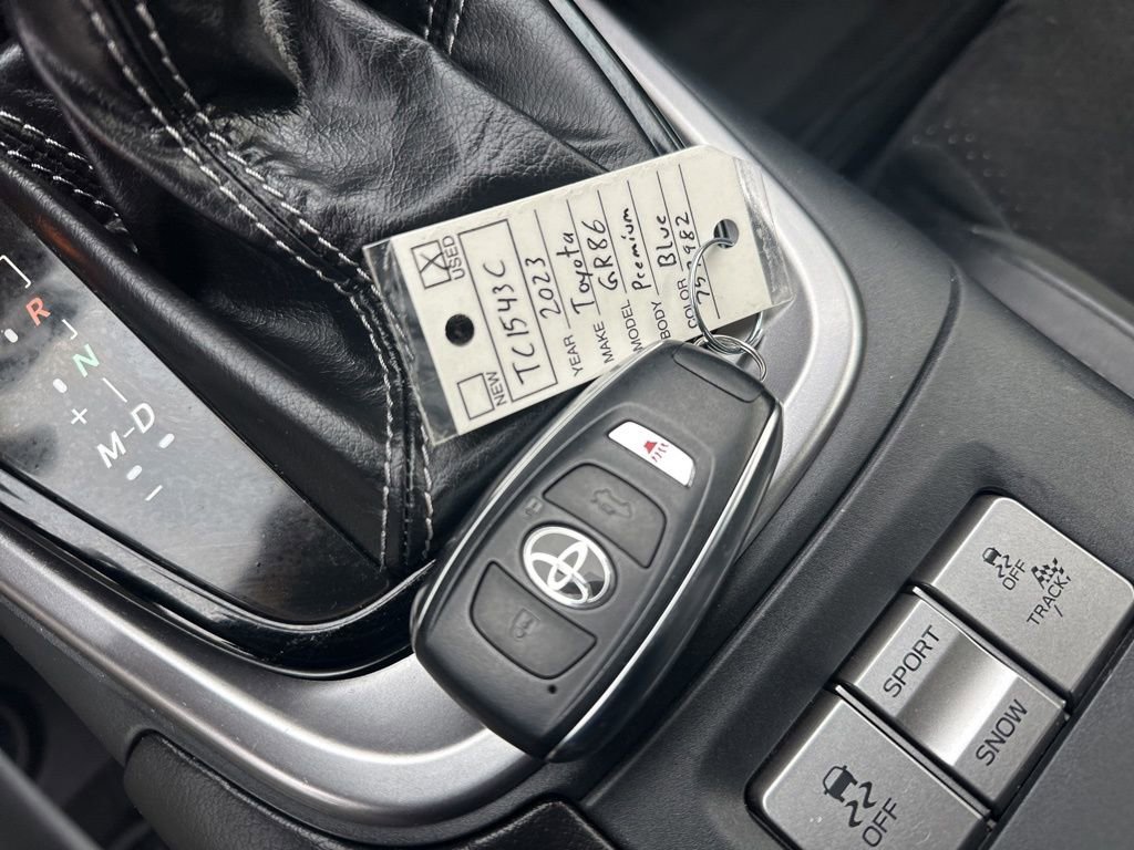 Used 2023 Toyota GR86 Premium w/ ALL Weather Mat Package (TMS) image 31