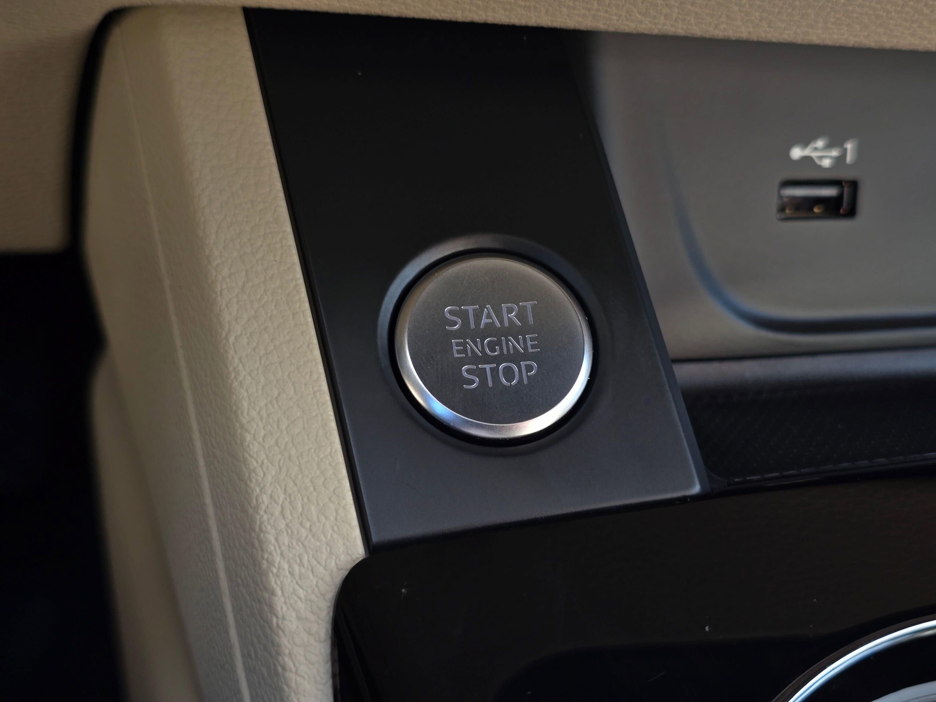 Used 2023 Audi A4 2.0T Premium w/ Convenience Package image 41