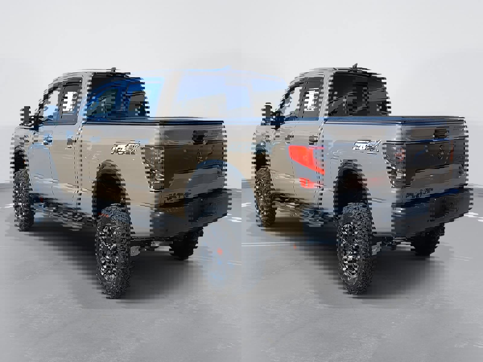 Used 2024 Nissan Titan PRO-4X image 7