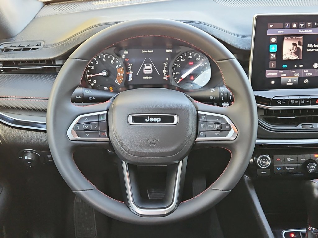 Used 2025 Jeep Compass Trailhawk AWD/4WD image 23