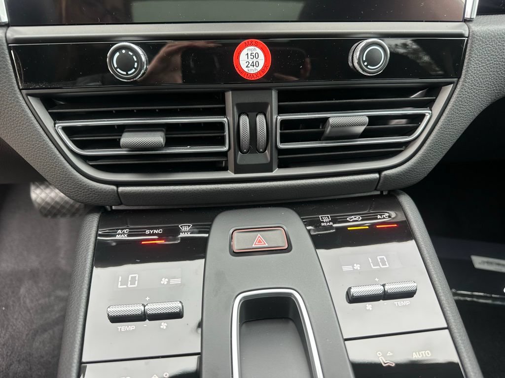Certified 2026 Porsche Macan Turbo AWD/4WD image 24
