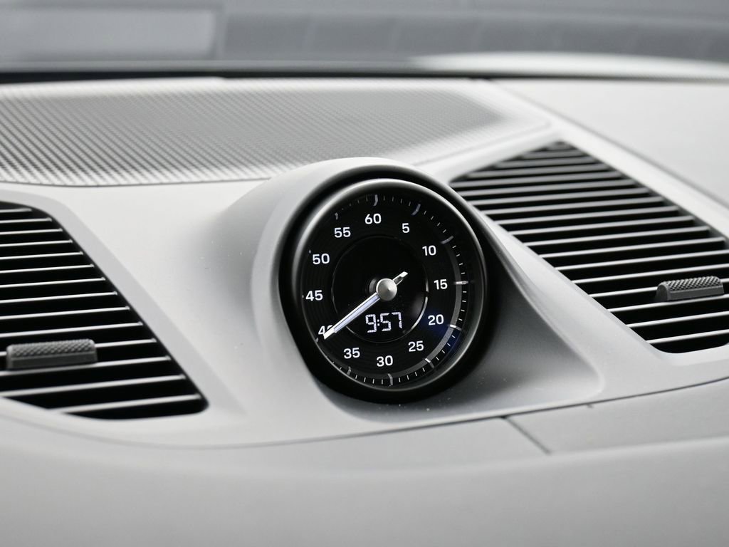 New 2026 Porsche Cayenne GTS image 17