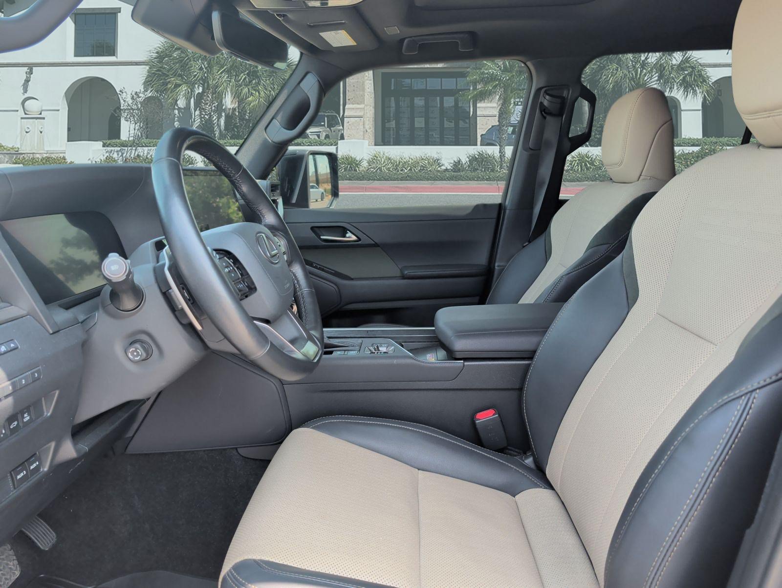 Used 2025 Lexus GX 550 AWD/4WD image 11
