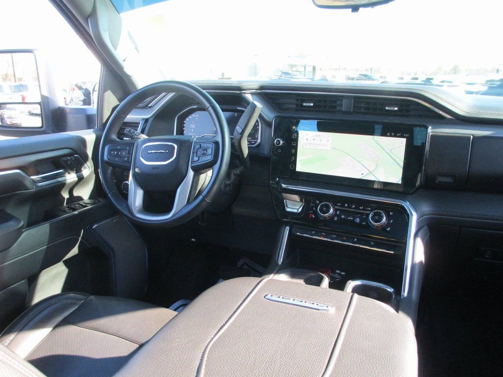 Used 2024 GMC Sierra 3500 Denali w/ Denali Reserve Package image 27