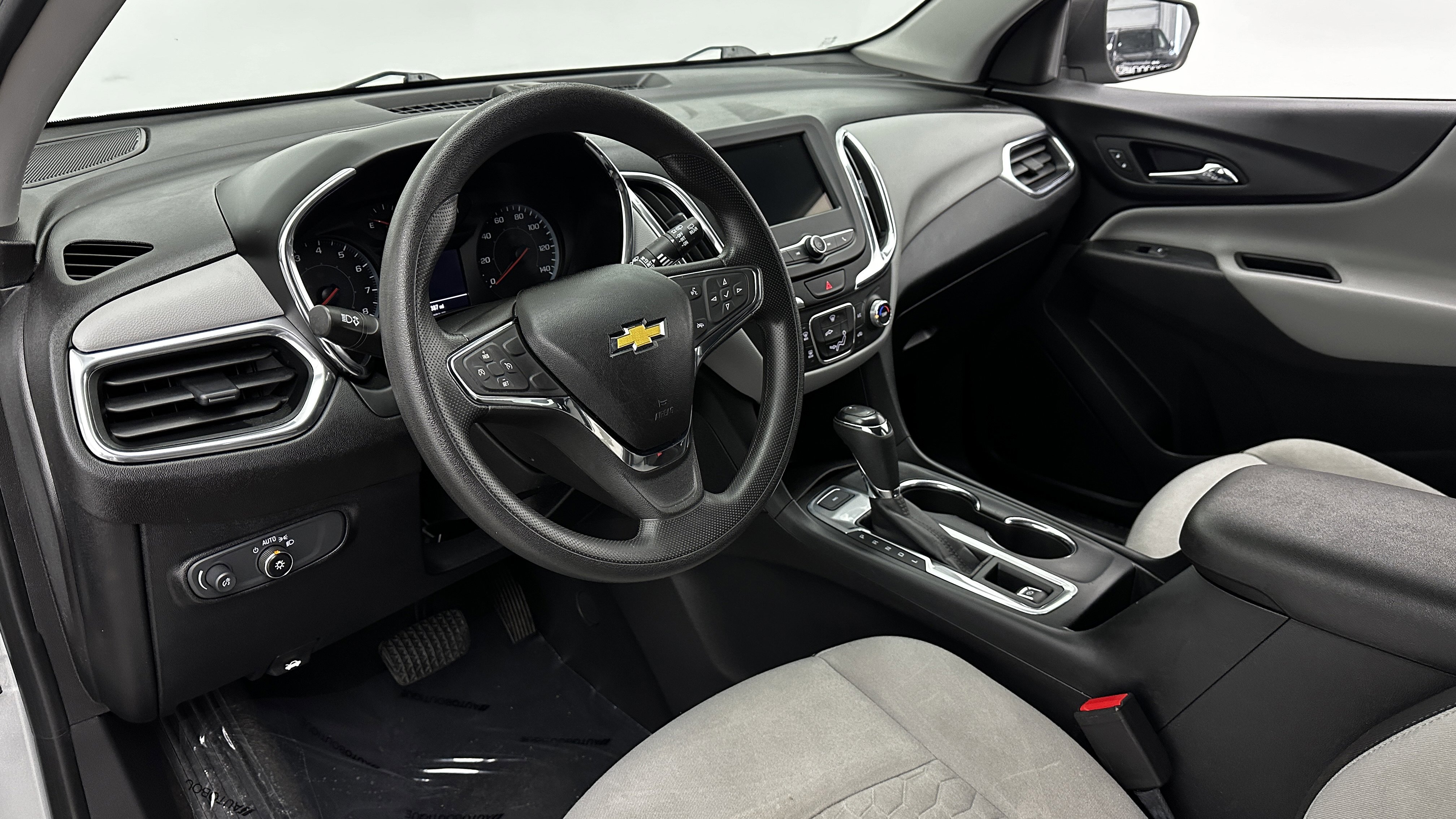 Used 2019 Chevrolet Equinox LS w/ LS Convenience Package image 8