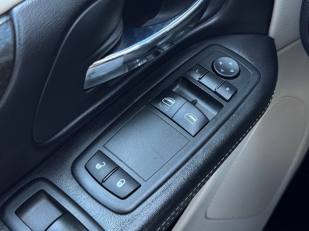 Used 2014 RAM C/V Tradesman FWD image 26