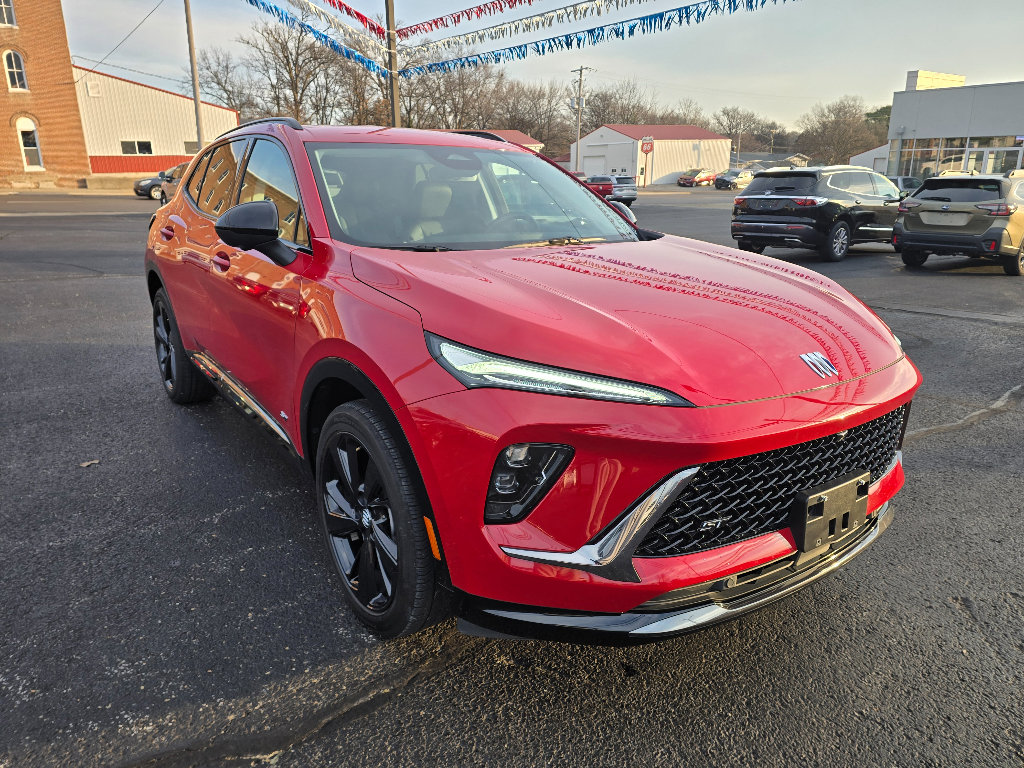 Used 2025 Buick Envision Sport Touring image 12