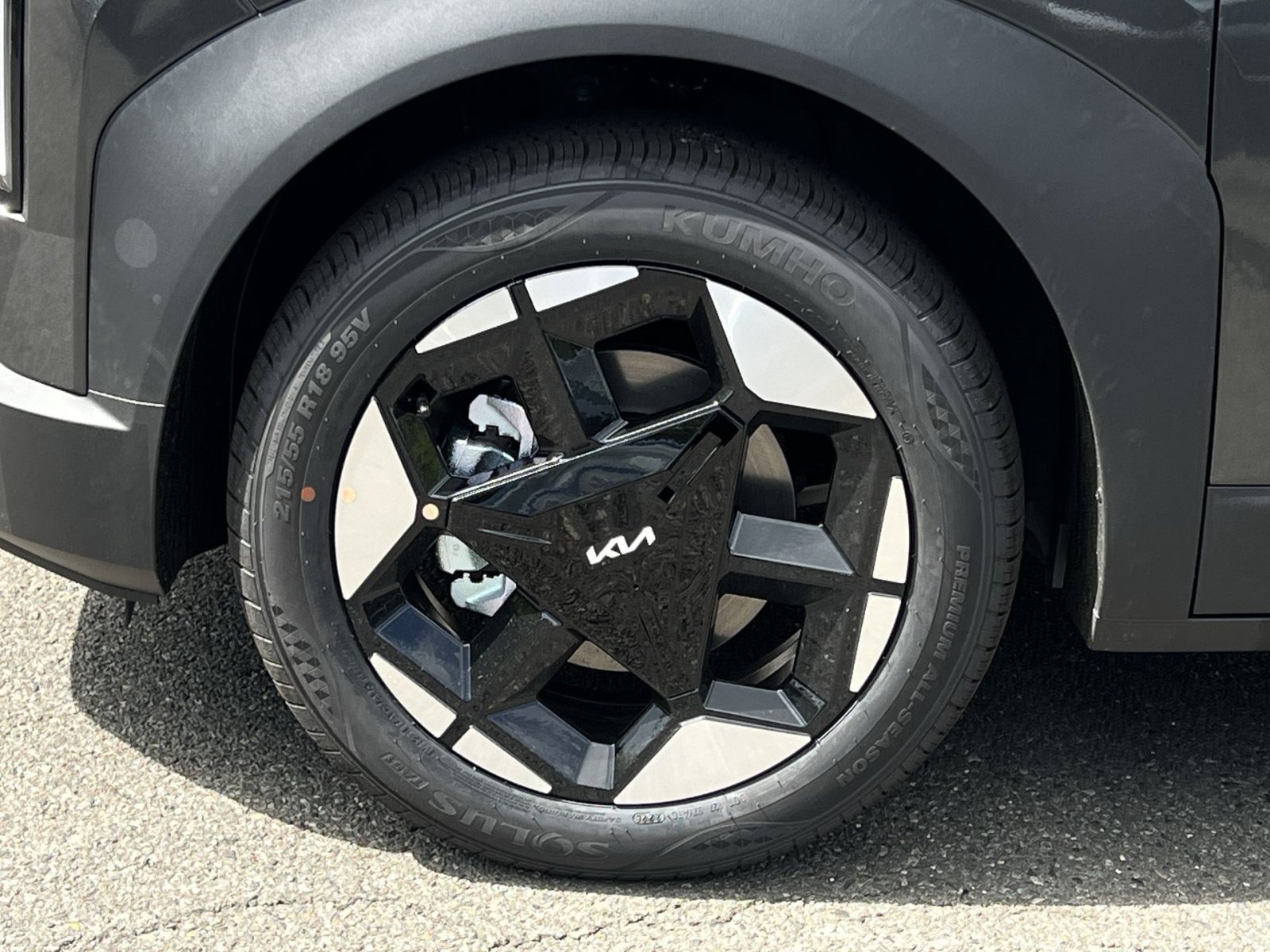 New 2027 Kia Seltos S FWD image 17