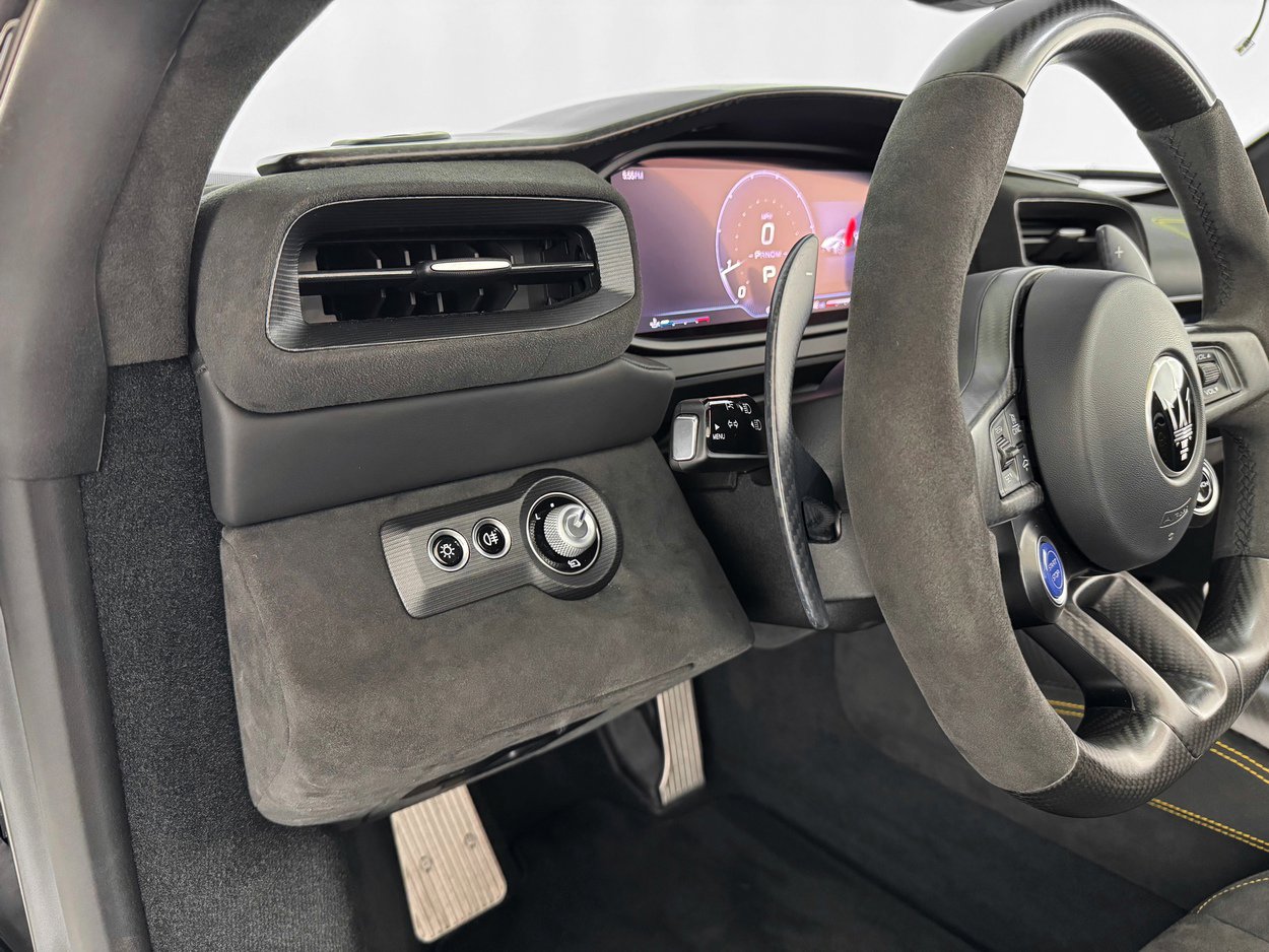 Used 2023 Maserati MC20 Spyder image 18