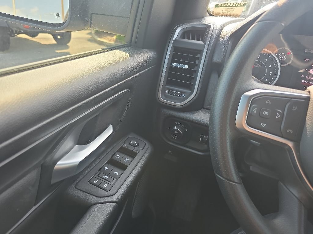 New 2026 RAM 1500 Express AWD/4WD image 13