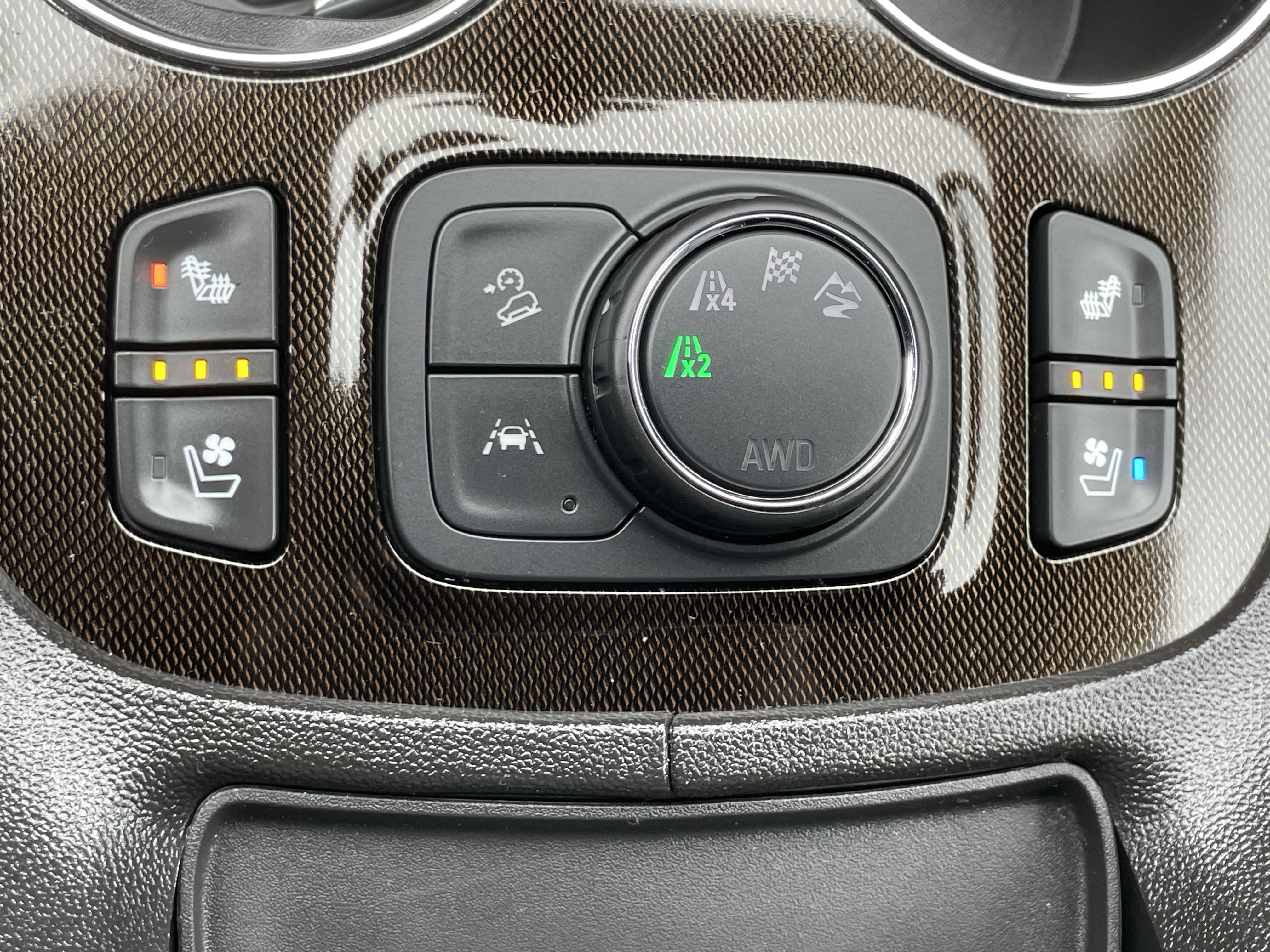 Used 2023 GMC Acadia AT4 w/ Technology Package AWD/4WD image 29