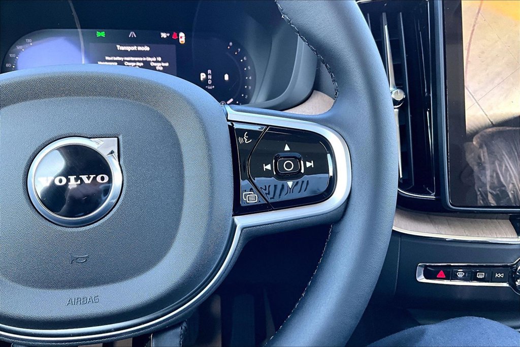 New 2026 Volvo XC60 B5 Plus w/ Climate Package AWD/4WD image 15