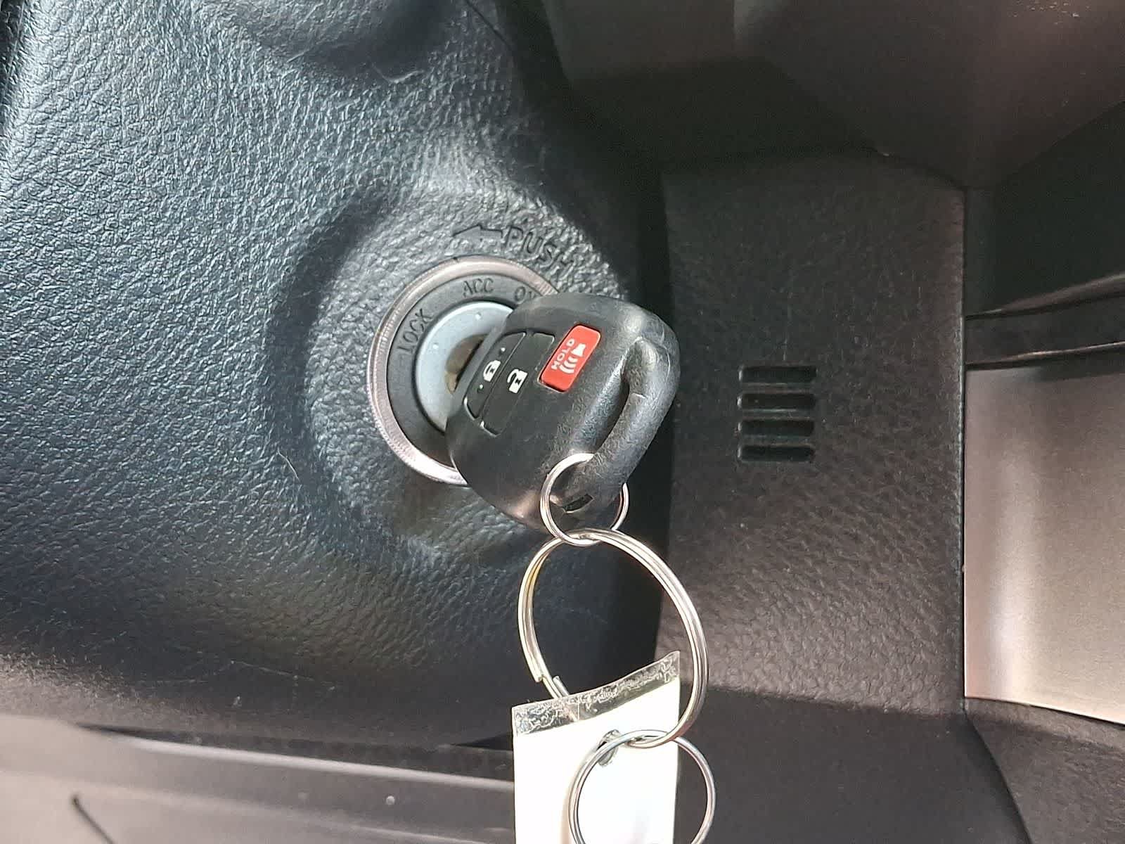 Certified 2021 Toyota Tacoma SR5 AWD/4WD image 24