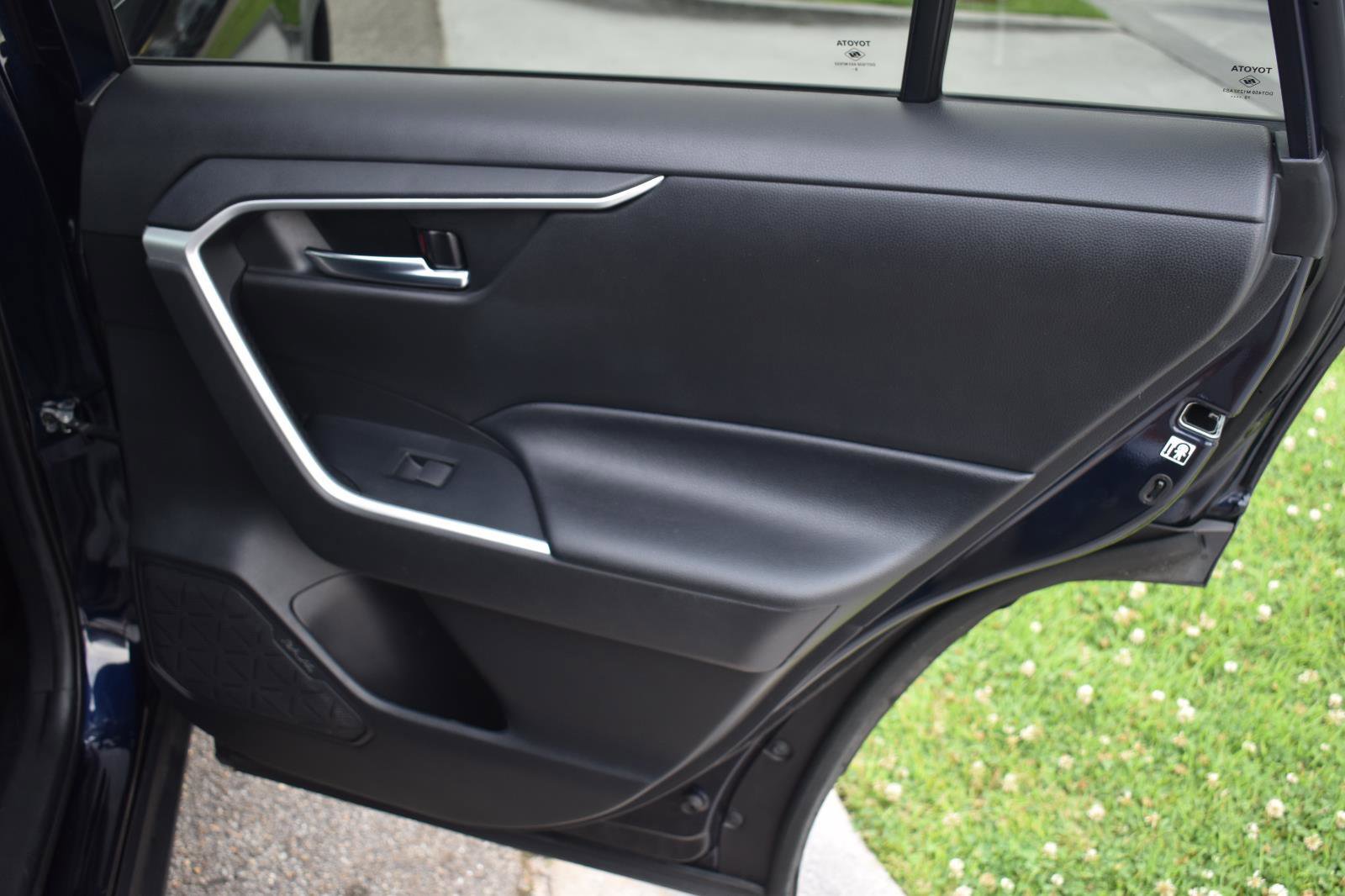 Used 2020 Toyota RAV4 XLE Premium FWD image 57