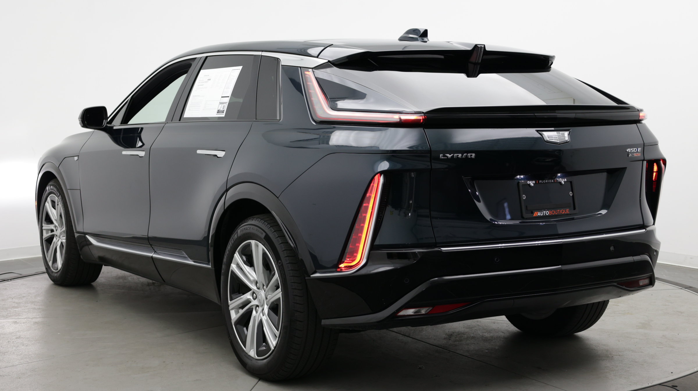 Used 2024 Cadillac Lyriq Tech RWD image 5