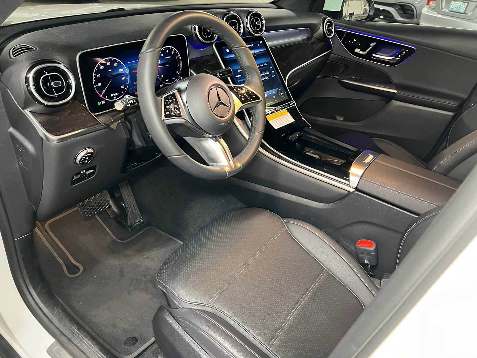 Used 2026 Mercedes-Benz GLC 300 4MATIC image 22